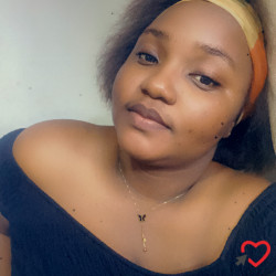Photo de Reine, Femme 28 ans, de Douala Littoral