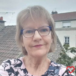 Photo de granet, Femme 68 ans, de Dammarie-les-Lys Île-de-France